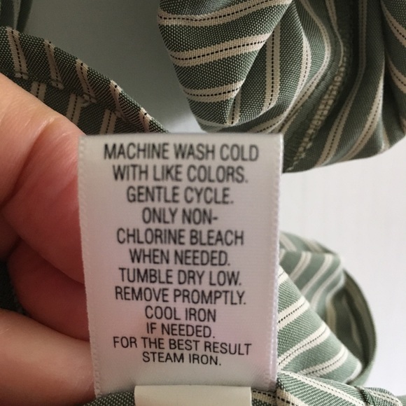 NWT Croft and Borrow Woman’s Size L Button Down - Picture 5 of 6